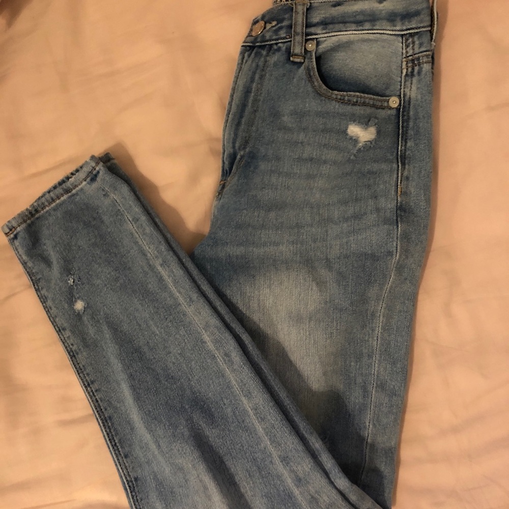 Light Wash American Eagle Jeans